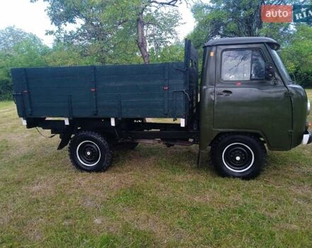 Зеленый УАЗ 3303, объемом двигателя 2.4 л и пробегом 511 тыс. км за 3200 $, фото 2 на Automoto.ua