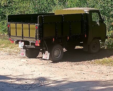 Зеленый УАЗ 3303, объемом двигателя 2.4 л и пробегом 210 тыс. км за 5500 $, фото 1 на Automoto.ua