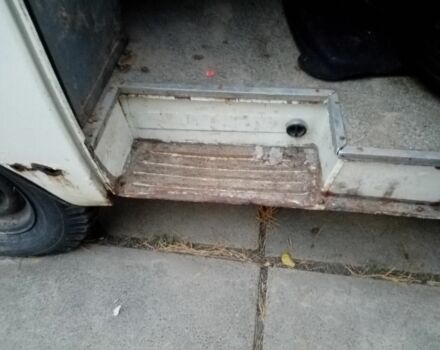 Белый УАЗ 3741, объемом двигателя 2.5 л и пробегом 82 тыс. км за 1836 $, фото 11 на Automoto.ua