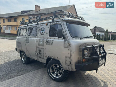 Серый УАЗ 3741, объемом двигателя 2.5 л и пробегом 120 тыс. км за 6500 $, фото 1 на Automoto.ua