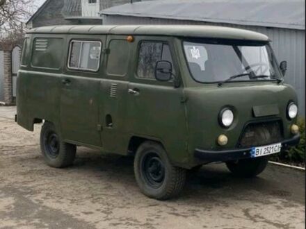 Зеленый УАЗ 3741, объемом двигателя 2.4 л и пробегом 100 тыс. км за 1800 $, фото 1 на Automoto.ua