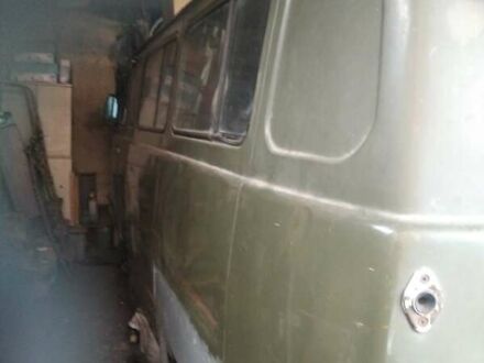 УАЗ 3741 1992 у Львові на Automoto.ua Зелений УАЗ 3741, об'ємом двигуна 2.45 л та пробігом 75 тис. км за 1205 $, фото 1 на Automoto.ua