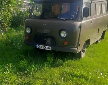 Зеленый УАЗ 452 пас, объемом двигателя 2.45 л и пробегом 150 тыс. км за 1500 $, фото 1 на Automoto.ua