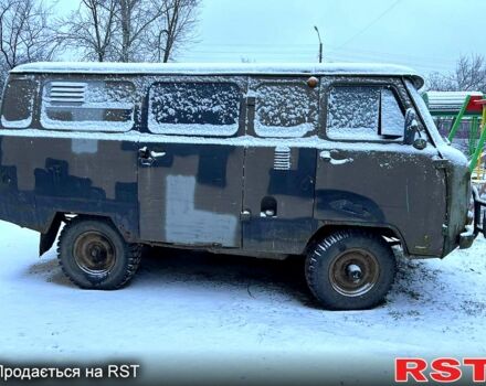 Зеленый УАЗ 452, объемом двигателя 2.4 л и пробегом 100 тыс. км за 1300 $, фото 1 на Automoto.ua