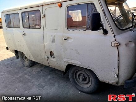 УАЗ 452 1983 в Подольск (Котовск) на Automoto.ua Зеленый УАЗ 452, объемом двигателя 2.4 л и пробегом 62 тыс. км за 2500 $, фото 1 на Automoto.ua