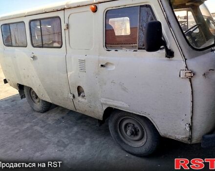 Зелений УАЗ 452, об'ємом двигуна 2.4 л та пробігом 62 тис. км за 2500 $, фото 1 на Automoto.ua