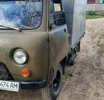 Зелений УАЗ 452, об'ємом двигуна 2.45 л та пробігом 750 тис. км за 1400 $, фото 1 на Automoto.ua