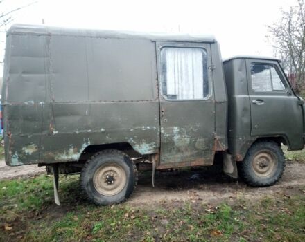 Зелений УАЗ Інша, об'ємом двигуна 2.4 л та пробігом 120 тис. км за 1500 $, фото 2 на Automoto.ua