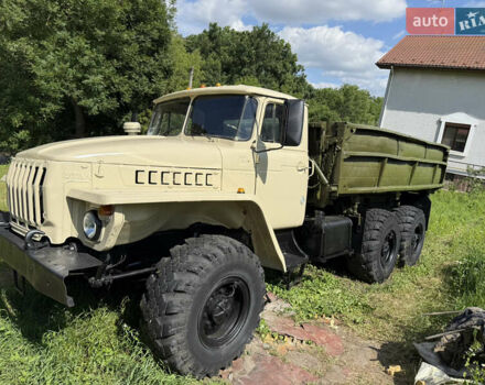 Бежевый Урал 5557, объемом двигателя 10.85 л и пробегом 75 тыс. км за 15700 $, фото 1 на Automoto.ua