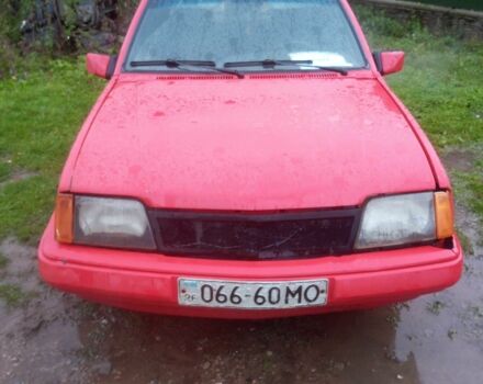Красный ВАЗ 1111 Ока, объемом двигателя 2 л и пробегом 380 тыс. км за 700 $, фото 1 на Automoto.ua