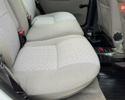 Білий ВАЗ 1117 Калина, об'ємом двигуна 1.4 л та пробігом 19 тис. км за 3590 $, фото 131 на Automoto.ua