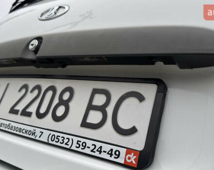 ВАЗ 1117 Калина 2009 в Кременчуге на Automoto.ua Белый ВАЗ 1117 Калина, объемом двигателя 1.4 л и пробегом 19 тыс. км за 3950 $, фото 58 на Automoto.ua