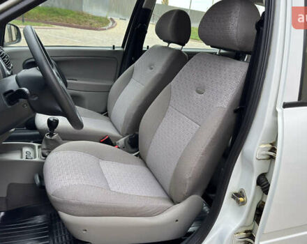 Белый ВАЗ 1117 Калина, объемом двигателя 1.4 л и пробегом 19 тыс. км за 3599 $, фото 88 на Automoto.ua