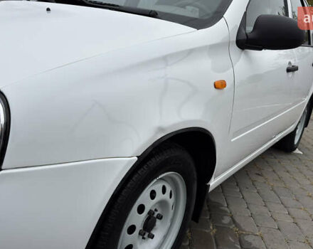 ВАЗ 1117 Калина 2009 в Кременчуге на Automoto.ua Белый ВАЗ 1117 Калина, объемом двигателя 1.4 л и пробегом 19 тыс. км за 3950 $, фото 72 на Automoto.ua