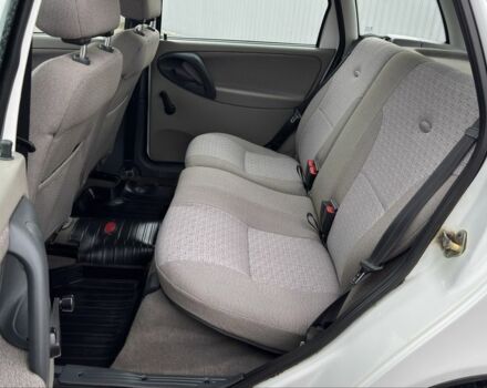 Белый ВАЗ 1117 Калина, объемом двигателя 1.4 л и пробегом 19 тыс. км за 3999 $, фото 19 на Automoto.ua