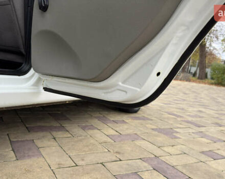 Белый ВАЗ 1117 Калина, объемом двигателя 1.4 л и пробегом 19 тыс. км за 3590 $, фото 126 на Automoto.ua