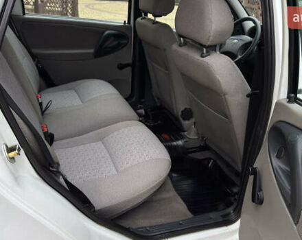 Белый ВАЗ 1117 Калина, объемом двигателя 1.4 л и пробегом 19 тыс. км за 3700 $, фото 129 на Automoto.ua