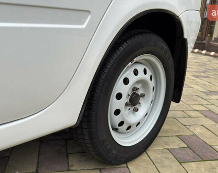 Білий ВАЗ 1117 Калина, об'ємом двигуна 1.4 л та пробігом 19 тис. км за 3590 $, фото 77 на Automoto.ua