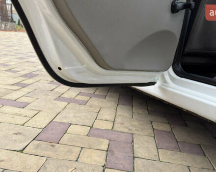 Білий ВАЗ 1117 Калина, об'ємом двигуна 1.4 л та пробігом 19 тис. км за 3590 $, фото 115 на Automoto.ua