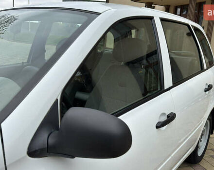 Белый ВАЗ 1117 Калина, объемом двигателя 1.4 л и пробегом 19 тыс. км за 3599 $, фото 73 на Automoto.ua