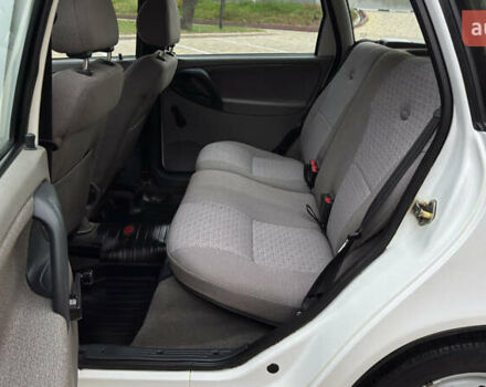 Белый ВАЗ 1117 Калина, объемом двигателя 1.4 л и пробегом 19 тыс. км за 3590 $, фото 118 на Automoto.ua