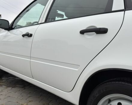 Белый ВАЗ 1117 Калина, объемом двигателя 1.4 л и пробегом 19 тыс. км за 3999 $, фото 13 на Automoto.ua