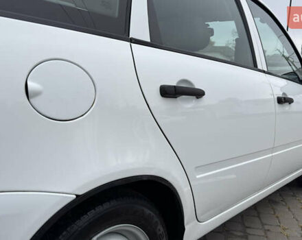ВАЗ 1117 Калина 2009 в Кременчуге на Automoto.ua Белый ВАЗ 1117 Калина, объемом двигателя 1.4 л и пробегом 19 тыс. км за 3950 $, фото 47 на Automoto.ua