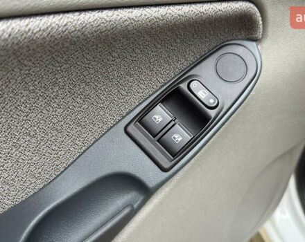 Білий ВАЗ 1117 Калина, об'ємом двигуна 1.4 л та пробігом 19 тис. км за 3950 $, фото 83 на Automoto.ua