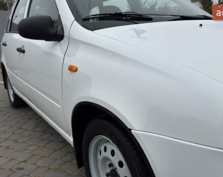 ВАЗ 1117 Калина 2009 в Кременчуге на Automoto.ua Белый ВАЗ 1117 Калина, объемом двигателя 1.4 л и пробегом 19 тыс. км за 3950 $, фото 23 на Automoto.ua