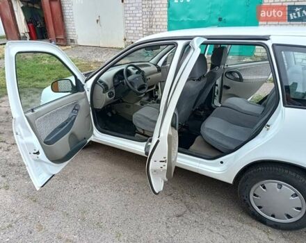 Белый ВАЗ 1117 Калина, объемом двигателя 1.6 л и пробегом 49 тыс. км за 3200 $, фото 6 на Automoto.ua