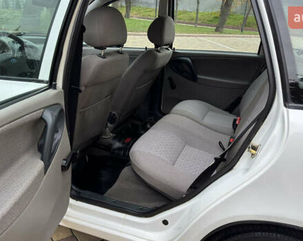 Белый ВАЗ 1117 Калина, объемом двигателя 1.4 л и пробегом 19 тыс. км за 3590 $, фото 117 на Automoto.ua