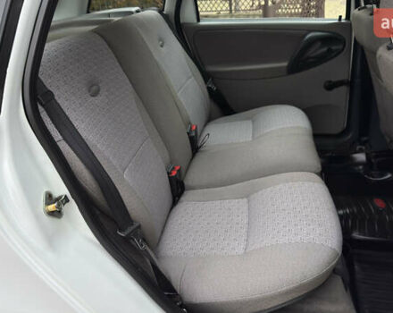 Білий ВАЗ 1117 Калина, об'ємом двигуна 1.4 л та пробігом 19 тис. км за 3950 $, фото 131 на Automoto.ua