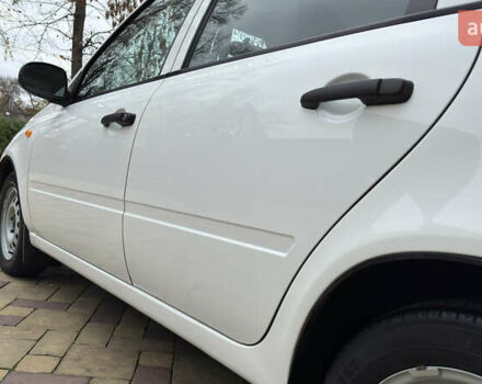 Белый ВАЗ 1117 Калина, объемом двигателя 1.4 л и пробегом 19 тыс. км за 3700 $, фото 67 на Automoto.ua