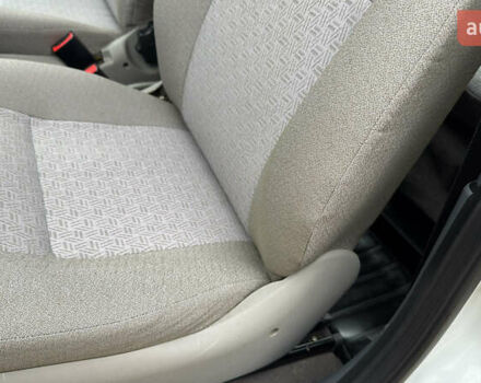 Білий ВАЗ 1117 Калина, об'ємом двигуна 1.4 л та пробігом 19 тис. км за 3590 $, фото 90 на Automoto.ua