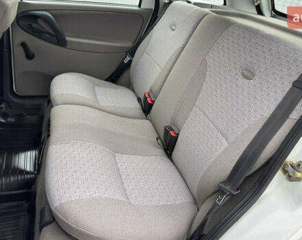 ВАЗ 1117 Калина 2009 в Кременчуге на Automoto.ua Белый ВАЗ 1117 Калина, объемом двигателя 1.4 л и пробегом 19 тыс. км за 3950 $, фото 109 на Automoto.ua