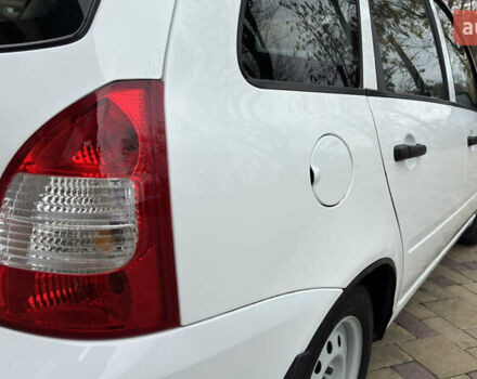 Белый ВАЗ 1117 Калина, объемом двигателя 1.4 л и пробегом 19 тыс. км за 3599 $, фото 47 на Automoto.ua