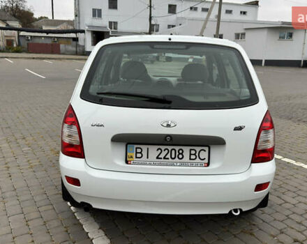 ВАЗ 1117 Калина 2009 в Кременчуге на Automoto.ua Белый ВАЗ 1117 Калина, объемом двигателя 1.4 л и пробегом 19 тыс. км за 3950 $, фото 8 на Automoto.ua