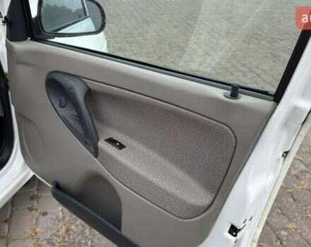 ВАЗ 1117 Калина 2009 в Кременчуге на Automoto.ua Белый ВАЗ 1117 Калина, объемом двигателя 1.4 л и пробегом 19 тыс. км за 3950 $, фото 125 на Automoto.ua