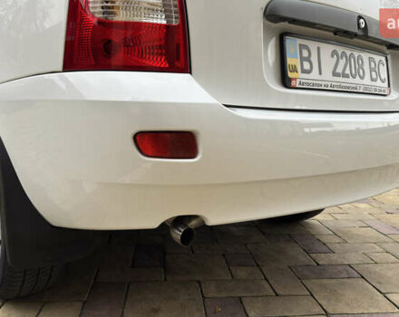 Белый ВАЗ 1117 Калина, объемом двигателя 1.4 л и пробегом 19 тыс. км за 3599 $, фото 56 на Automoto.ua