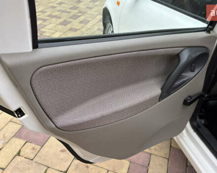 Белый ВАЗ 1117 Калина, объемом двигателя 1.4 л и пробегом 19 тыс. км за 3599 $, фото 115 на Automoto.ua