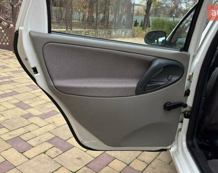 Белый ВАЗ 1117 Калина, объемом двигателя 1.4 л и пробегом 19 тыс. км за 3700 $, фото 114 на Automoto.ua