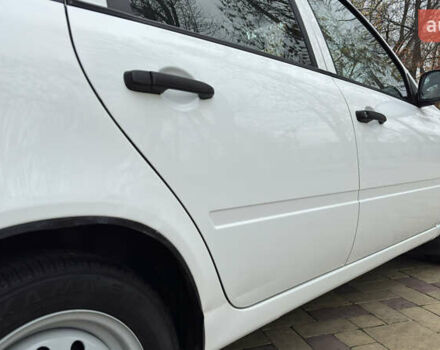 Білий ВАЗ 1117 Калина, об'ємом двигуна 1.4 л та пробігом 19 тис. км за 3950 $, фото 49 на Automoto.ua