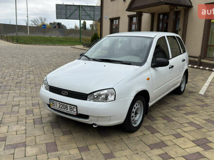 Белый ВАЗ 1117 Калина, объемом двигателя 1.4 л и пробегом 19 тыс. км за 3700 $, фото 1 на Automoto.ua