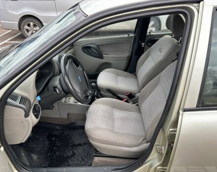 ВАЗ 1117 Калина 2008 в Житомире на Automoto.ua Бежевый ВАЗ 1117 Калина, объемом двигателя 1.4 л и пробегом 198 тыс. км за 2450 $, фото 5 на Automoto.ua