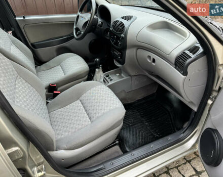 Бежевый ВАЗ 1117 Калина, объемом двигателя 1.6 л и пробегом 60 тыс. км за 3550 $, фото 29 на Automoto.ua