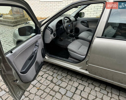 Бежевый ВАЗ 1117 Калина, объемом двигателя 1.6 л и пробегом 60 тыс. км за 3550 $, фото 16 на Automoto.ua