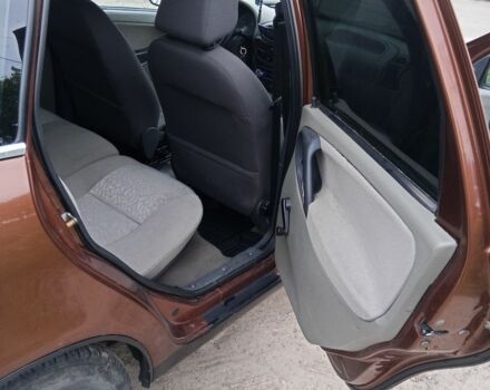 Коричневый ВАЗ 1117 Калина, объемом двигателя 1.4 л и пробегом 312 тыс. км за 2300 $, фото 8 на Automoto.ua