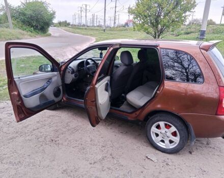 Коричневый ВАЗ 1117 Калина, объемом двигателя 1.4 л и пробегом 312 тыс. км за 2300 $, фото 13 на Automoto.ua