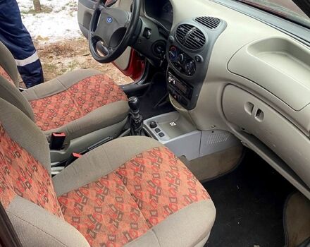 Красный ВАЗ 1117 Калина, объемом двигателя 16 л и пробегом 186 тыс. км за 1900 $, фото 12 на Automoto.ua