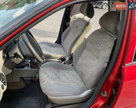 Красный ВАЗ 1117 Калина, объемом двигателя 1.6 л и пробегом 223 тыс. км за 2100 $, фото 10 на Automoto.ua